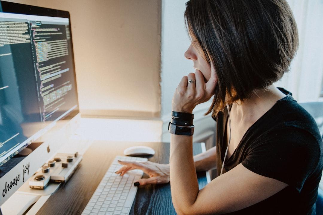 50代未経験から在宅でコーディング補助を始める｜経験が古くても通用する部分と学び直すところ 2026