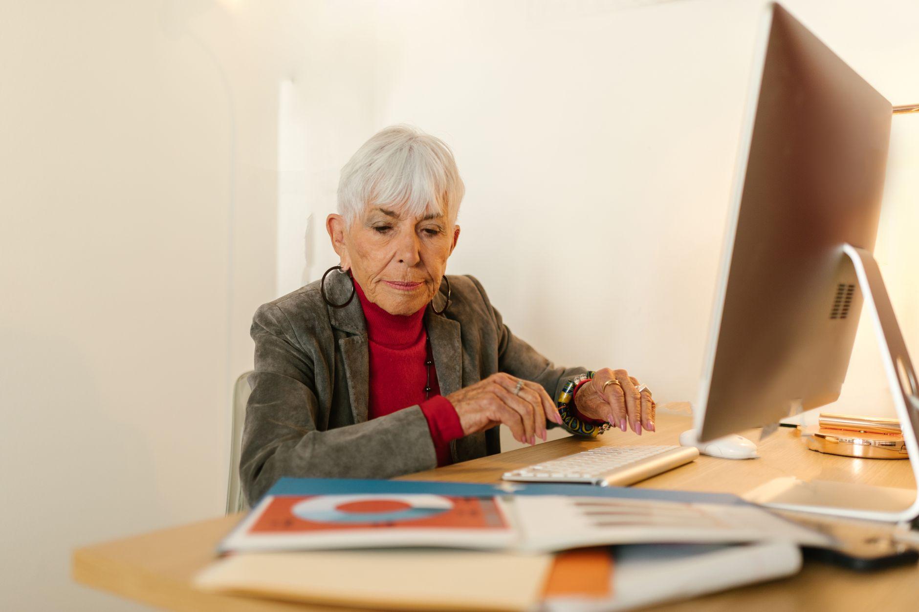 60代からデータ入力を在宅で始める｜未経験からの始め方と収入の目安 2026