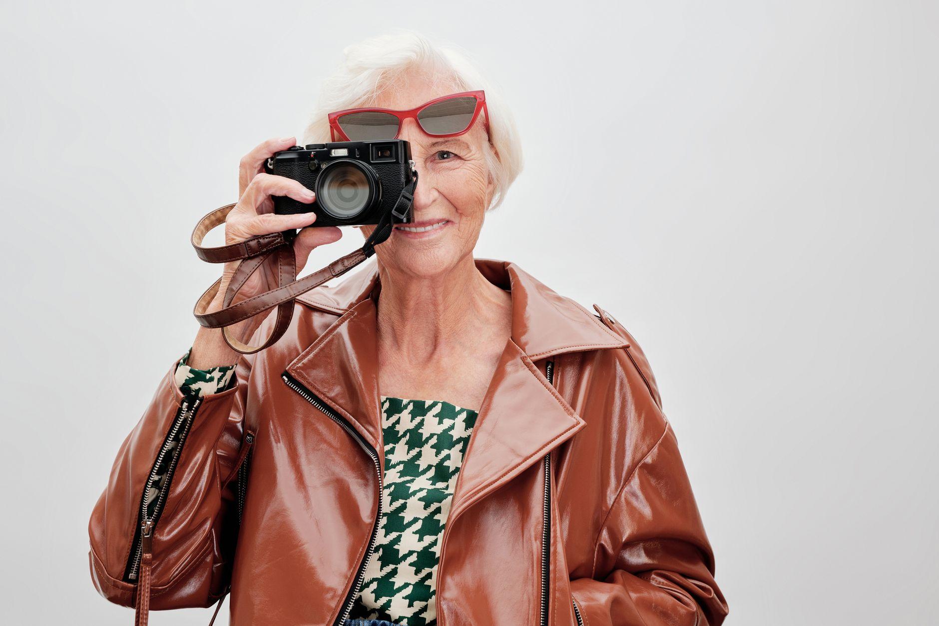 60代からストックフォト販売を在宅で始める｜何から手をつけるかと稼げるまでの流れ 2026