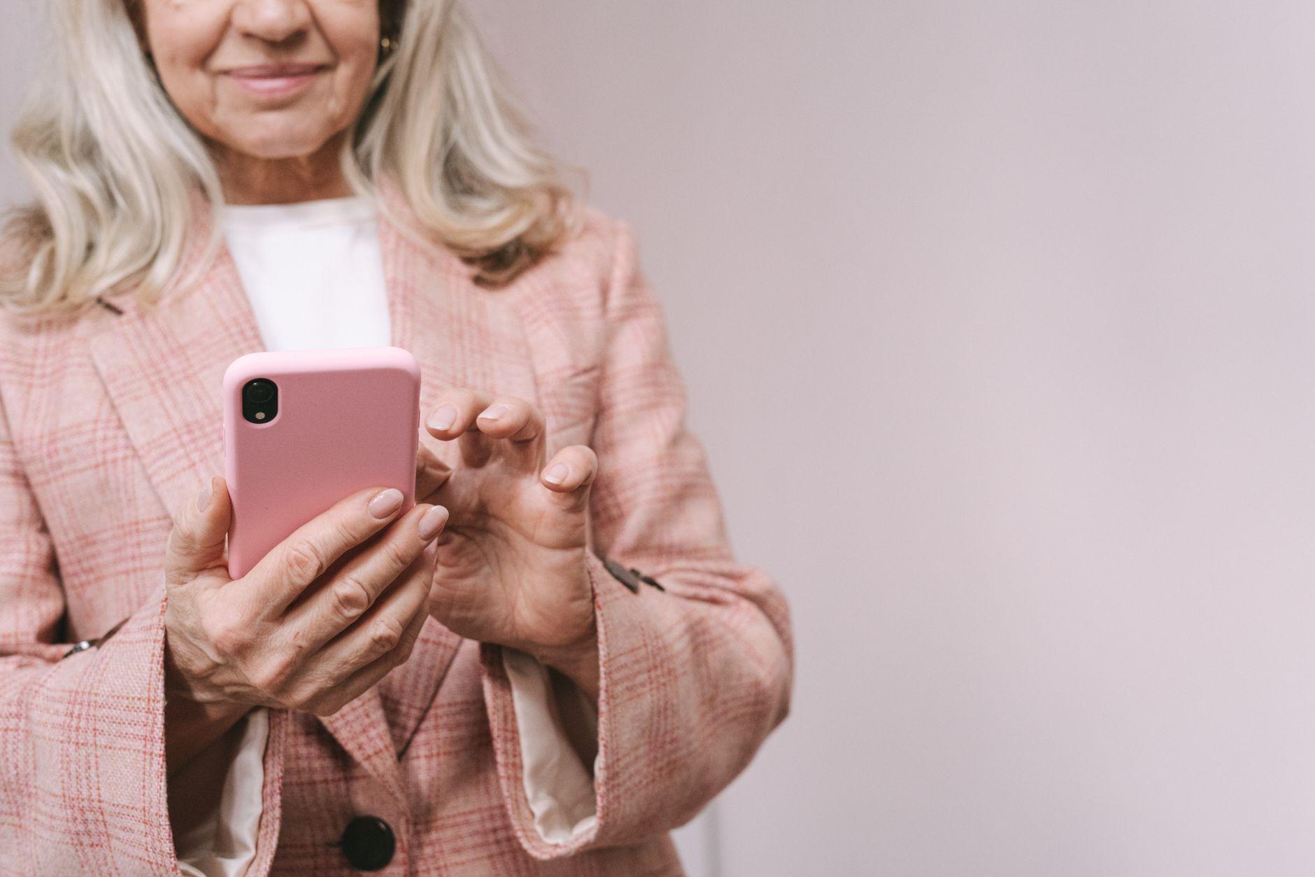 70代でも続けられる在宅のSNS運用サポート｜長く続けている人のやり方と気をつける点 2026