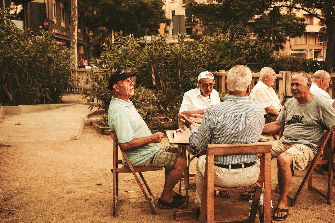 傾聴のバイトは在宅でできるか、電話やオンラインで話を聴く仕事の探し方