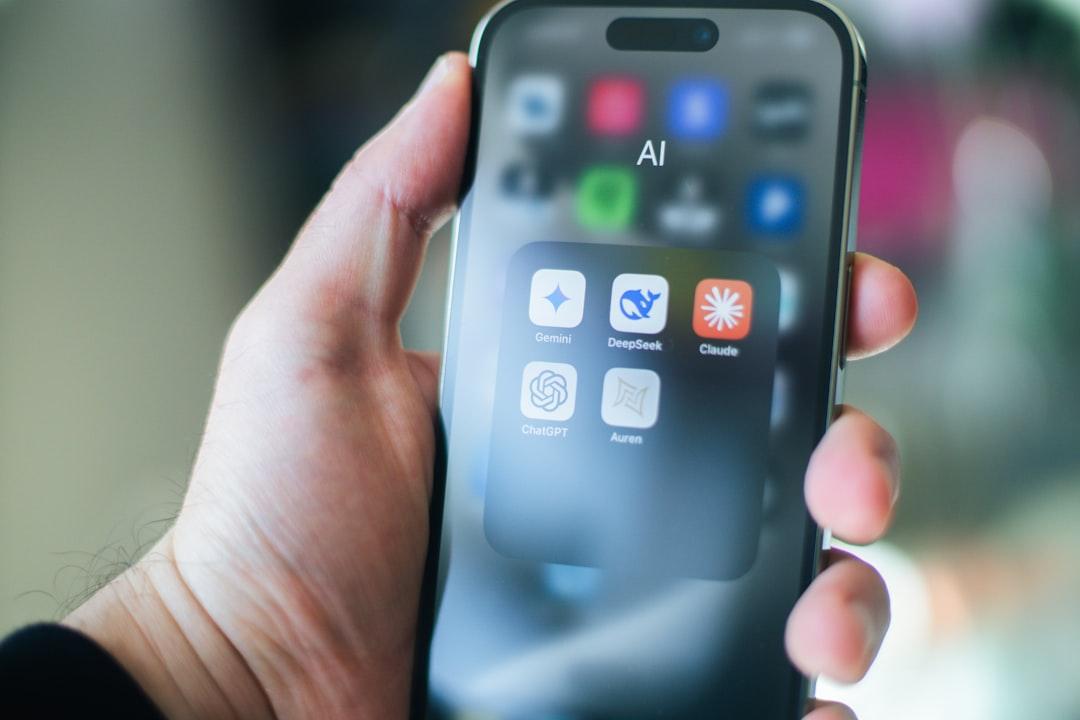 AIチャットボット開発はスマホだけでできる？納品はPC推奨の理由