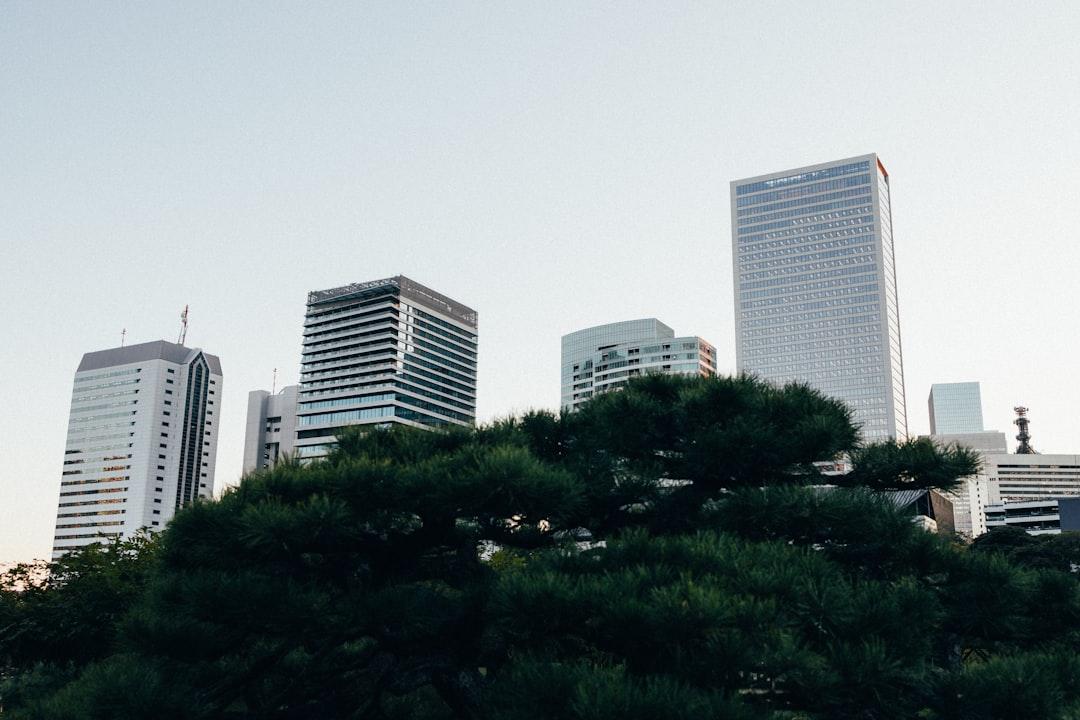 AIアバター×YouTube副業2026｜顔出しなしで月20万稼ぐ実践ガイド