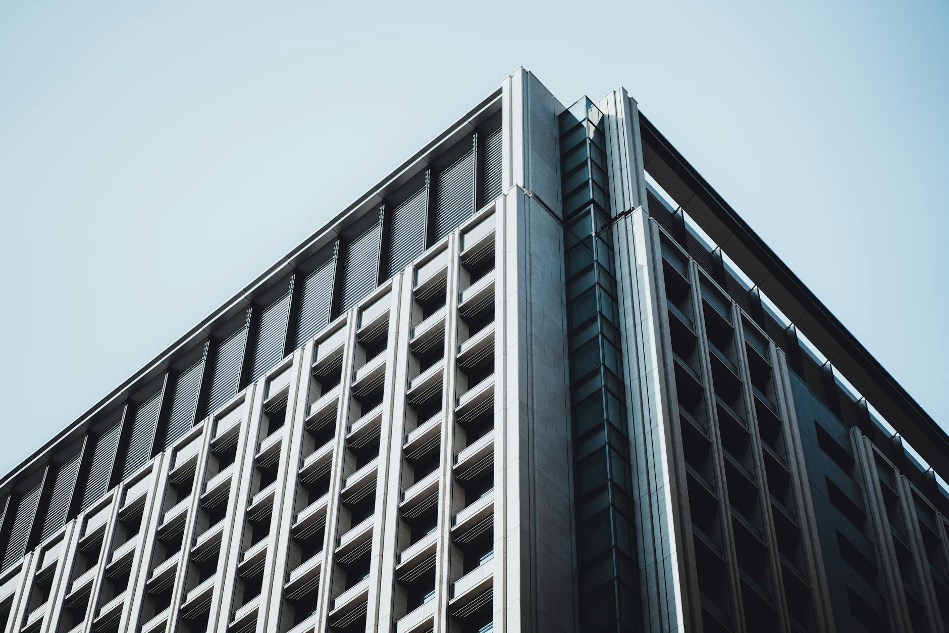 個人事業主と法人の違いを徹底比較｜法人成りすべき3つの目安【2026年版】