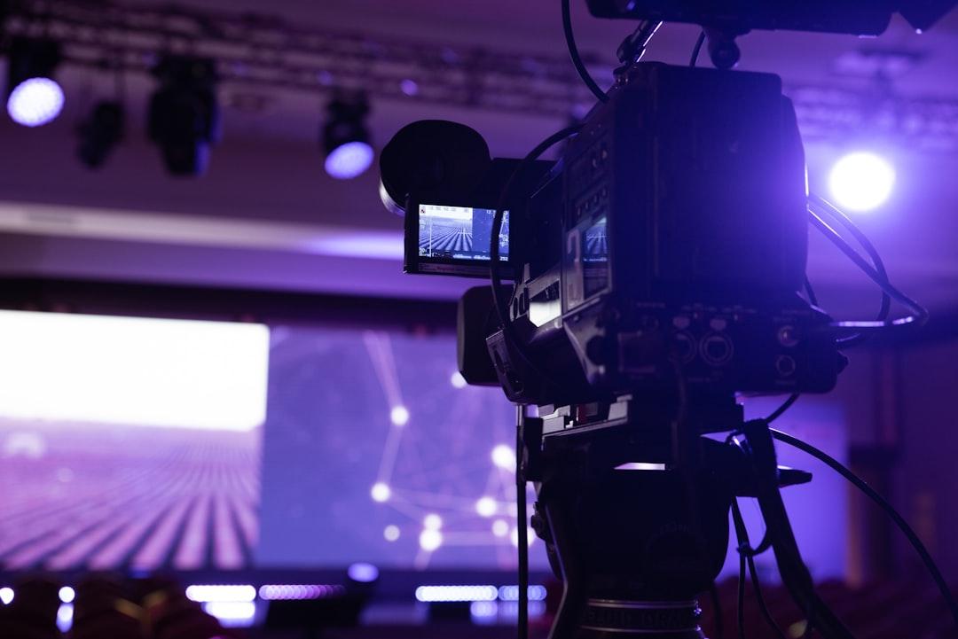 社内イベントの記念動画を1本だけ発注したい｜撮影・編集込みの料金相場 2026