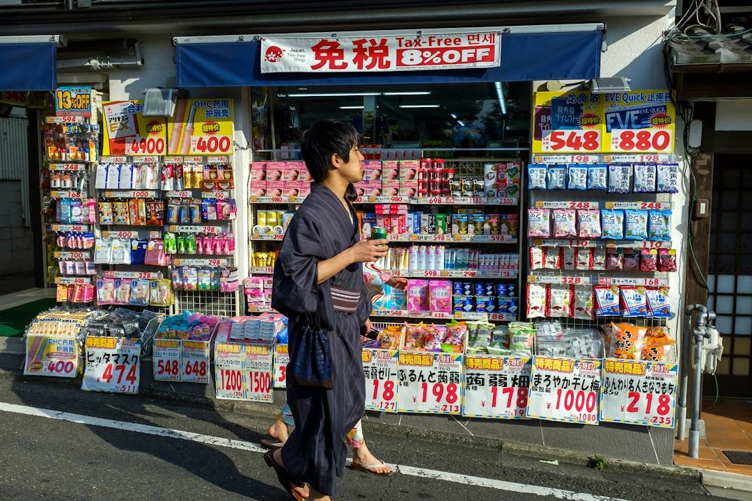 化粧品薬事顧問の始め方2026｜全成分表示・広告審査の支援を美容ブランドに提供する単価