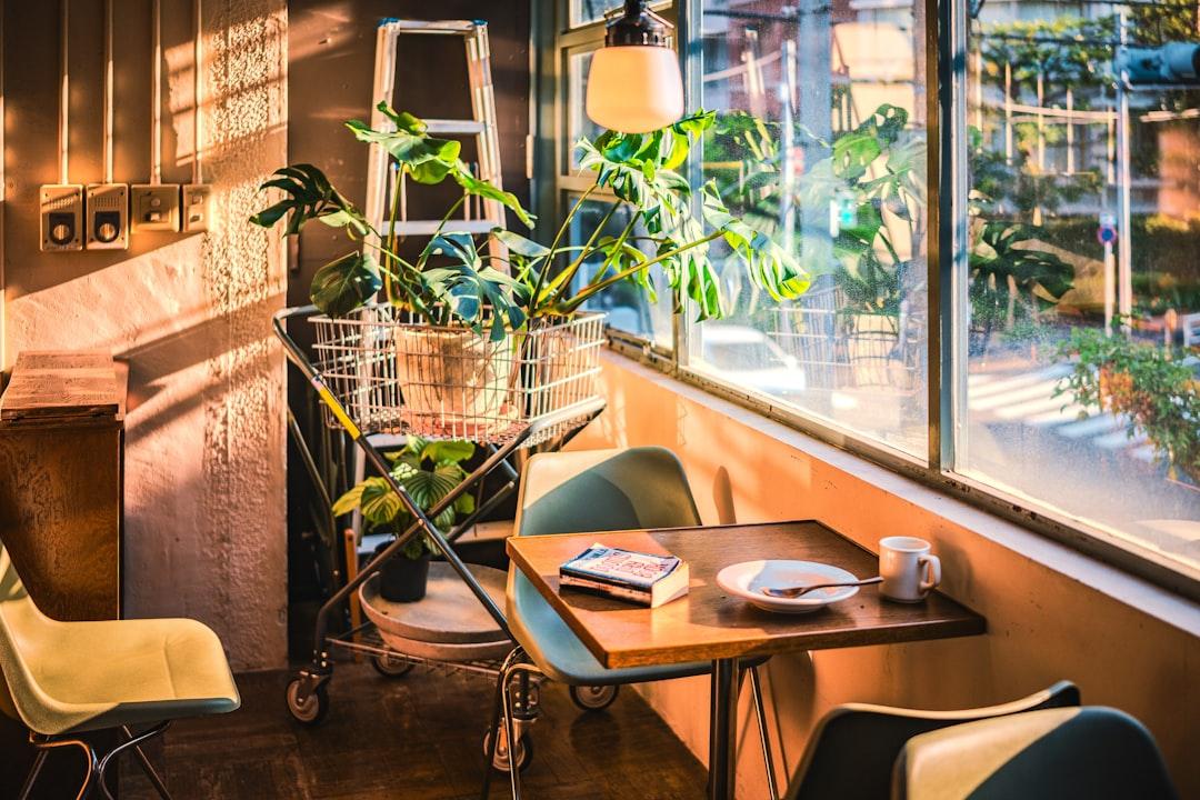 週末だけでデザインデータ変換を回すなら、平日の差し戻し連絡を先に決める