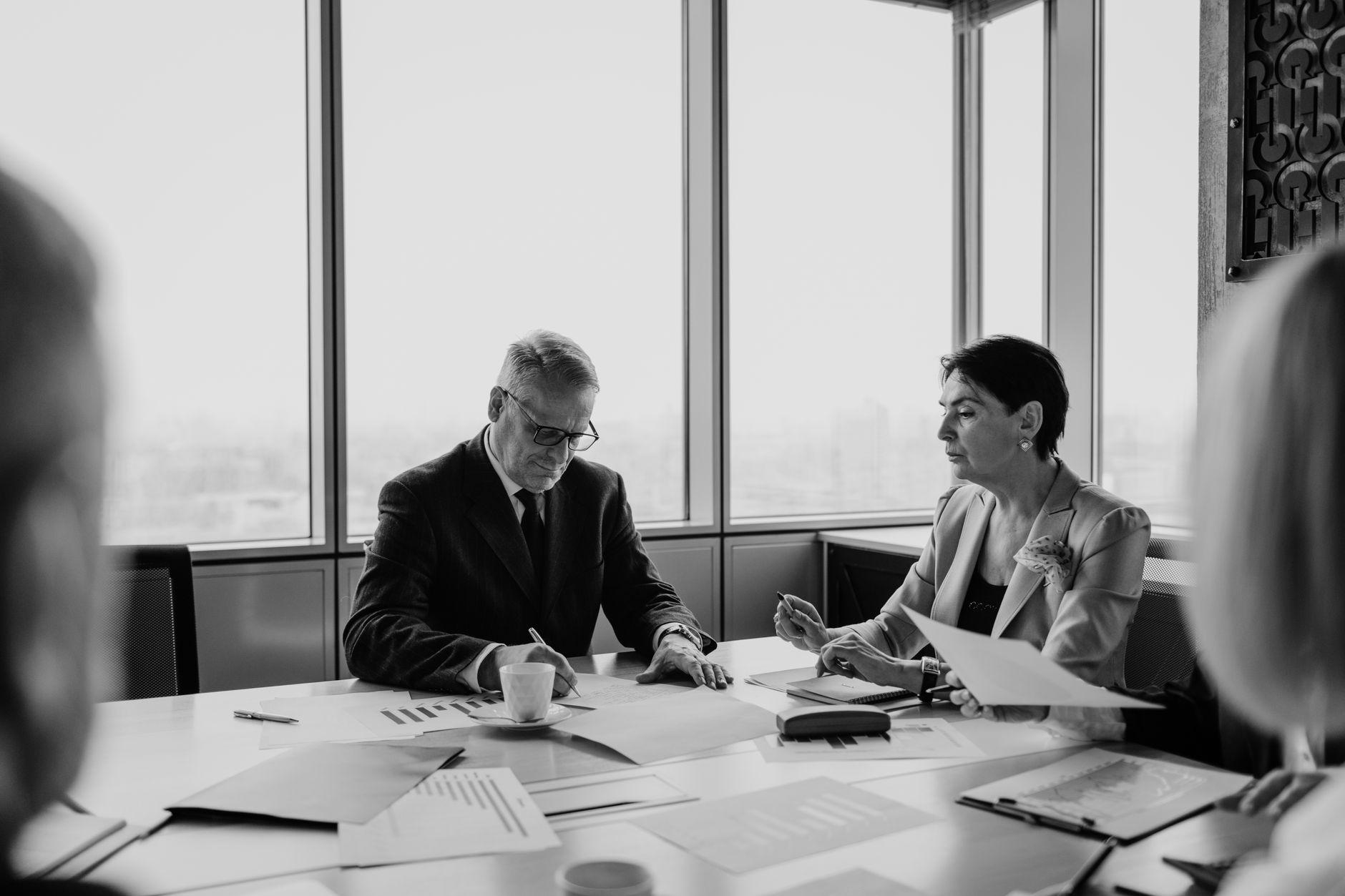 「偽装フリーランス」問題とは何か｜社員を業務委託に切り替える会社の狙いと対抗策