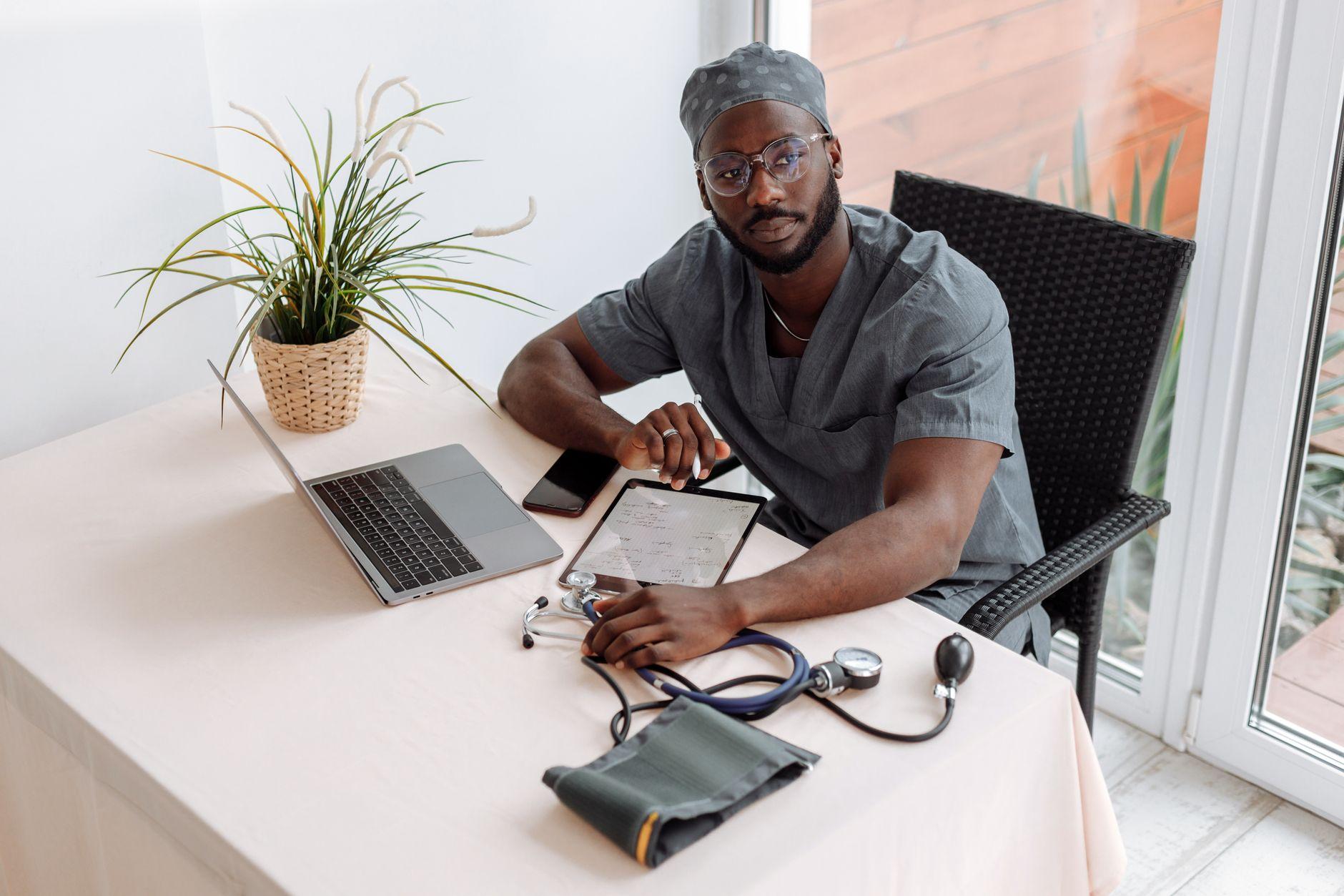 医師を辞めたいと思ったとき｜辞める前に確かめる5つのこと【2026年版】