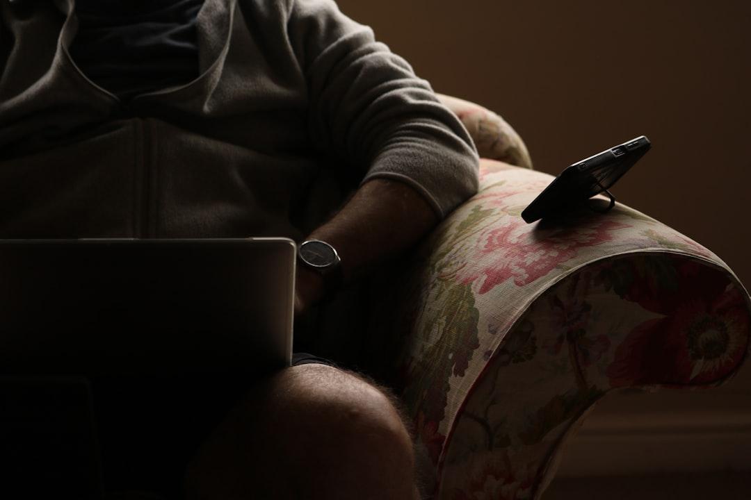 50代60代からのEC運用代行で、接客の経験が問い合わせ対応に効いてくる