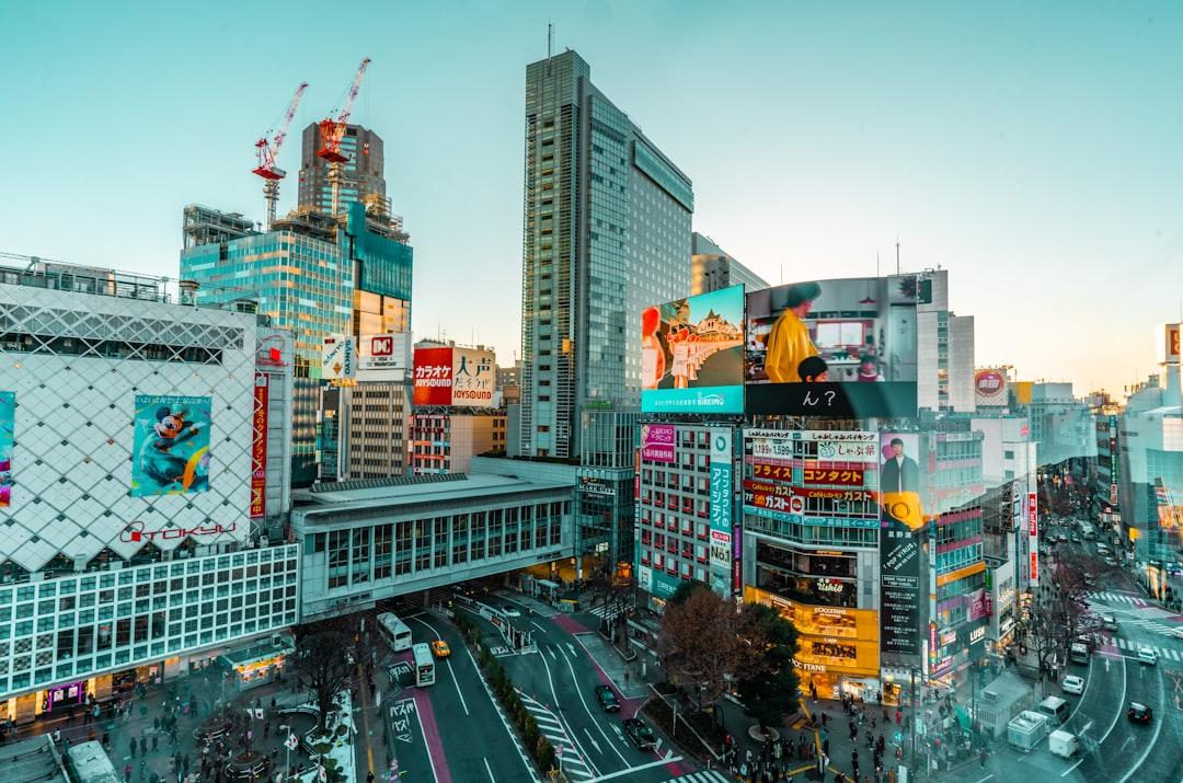 中小企業のEC構築2026｜Shopify vs BASE vs STORES｜補助金で初期費用を半額に
