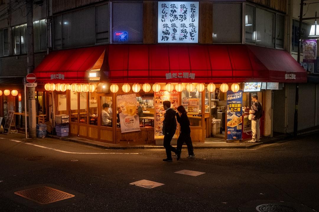 運送業の脱炭素化2026｜EVトラック導入に使える補助金と導入事例