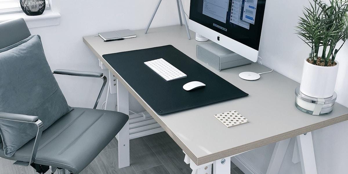 フリーランスの自宅オフィス環境構築ガイド｜生産性を上げるデスク周り【2026年版】