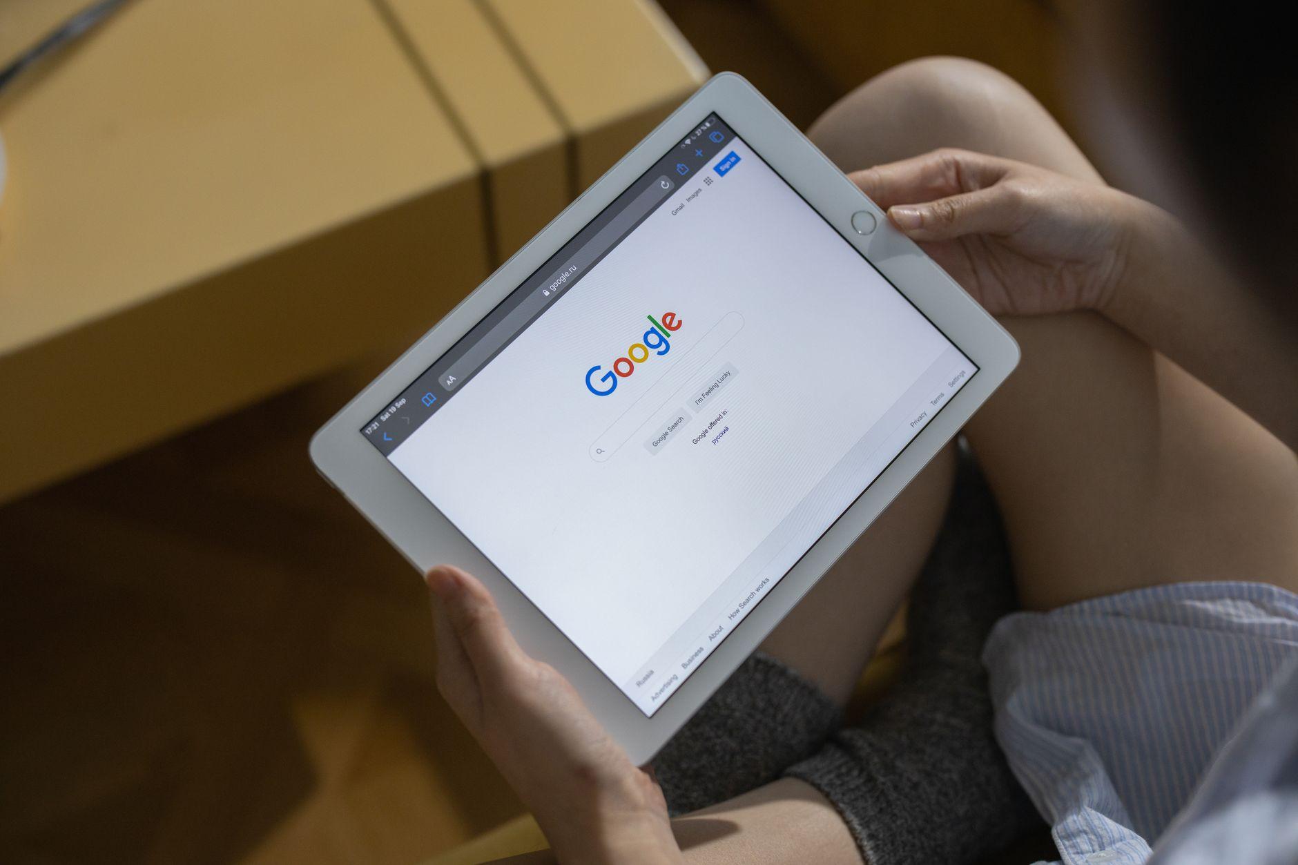 Google広告運用代行の手数料体系｜広告費の何%かで比較する料金相場 2026