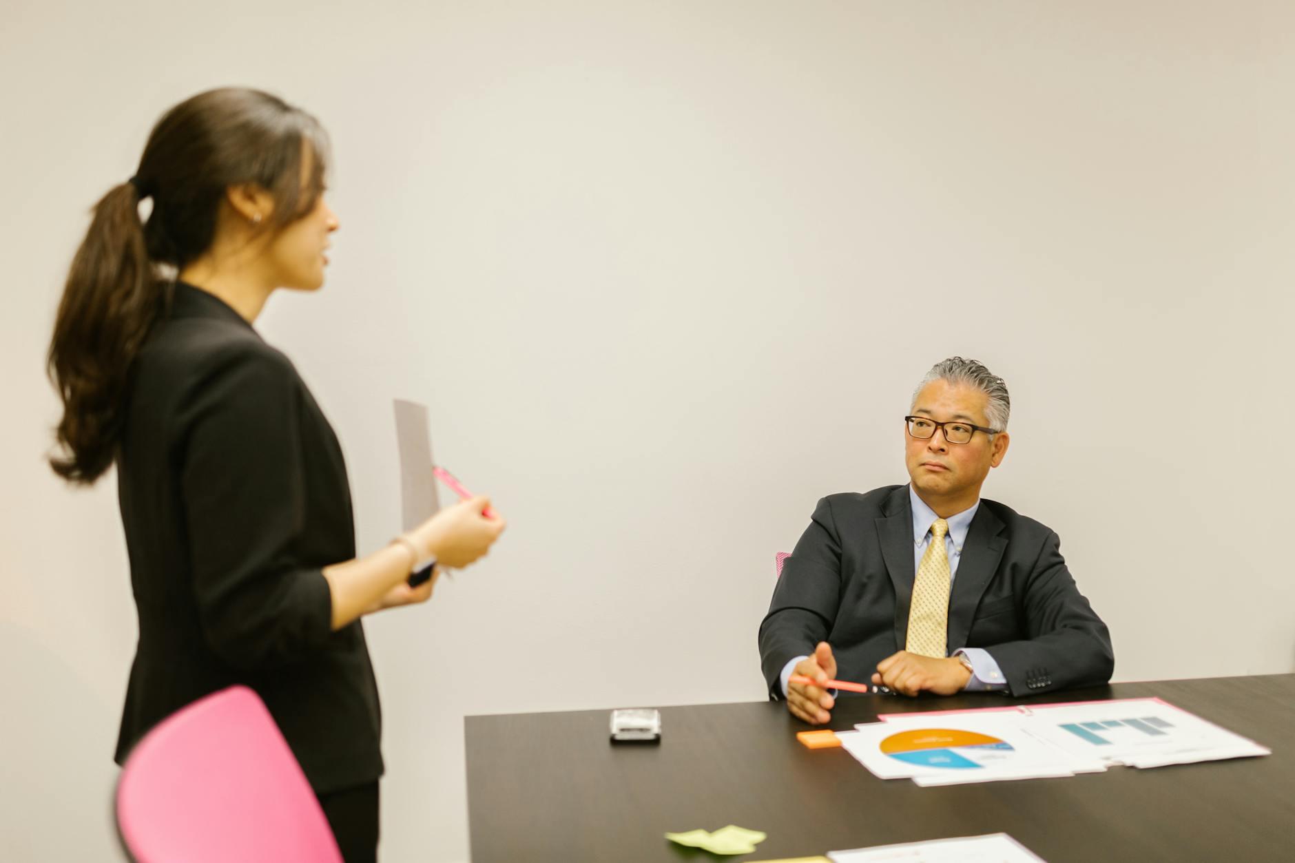 クライアント 連絡 遅い 在宅 対処 2026｜返信が来ない時の催促と回避