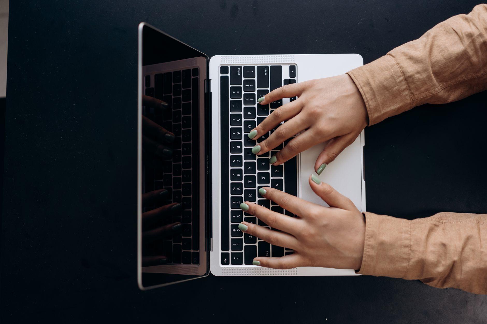 【報酬は60日以内】外出が苦手な人の在宅Webライティング