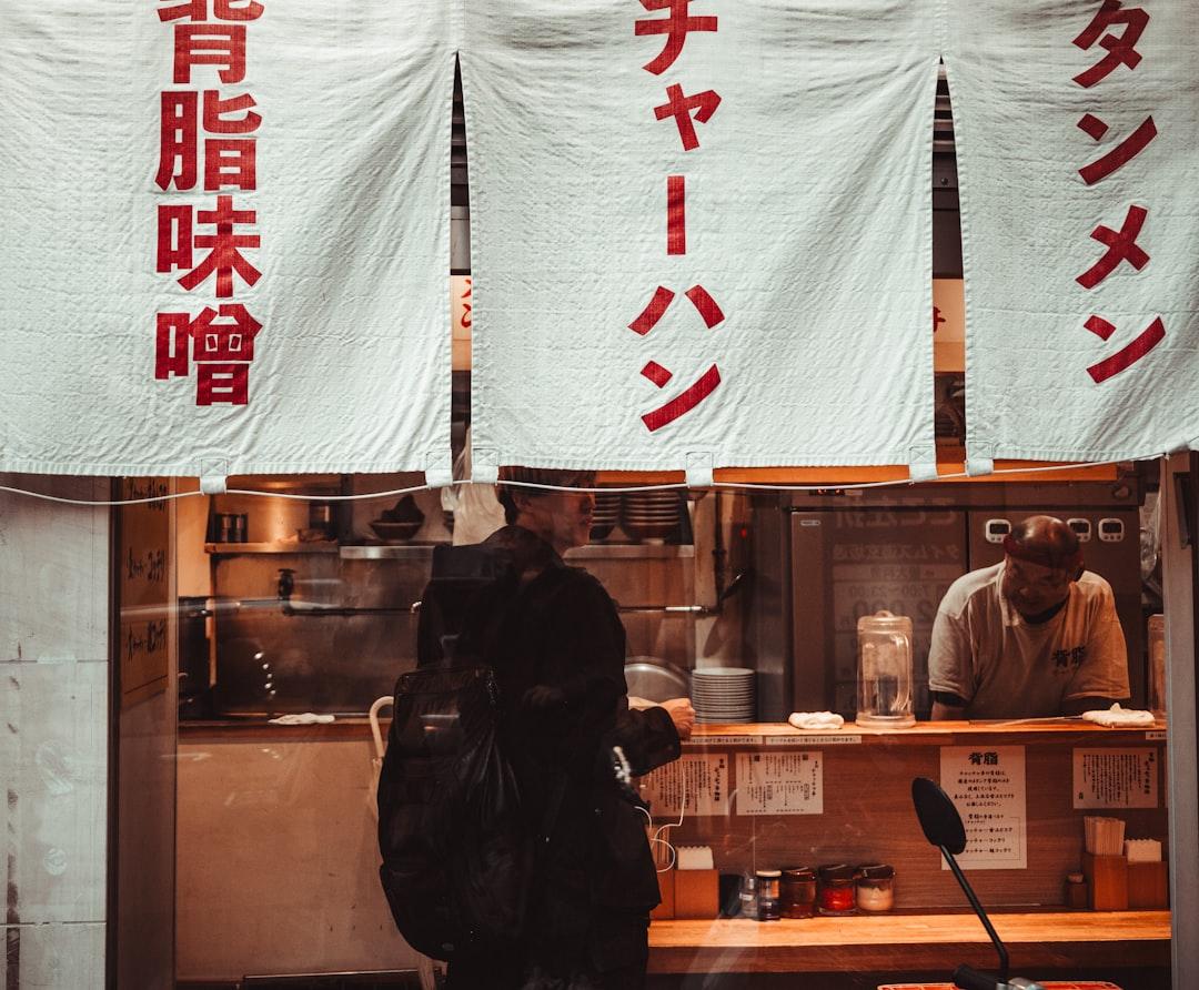 専業主婦在宅ワークシール貼りの真実｜詐欺回避と安全な業者の見分け方