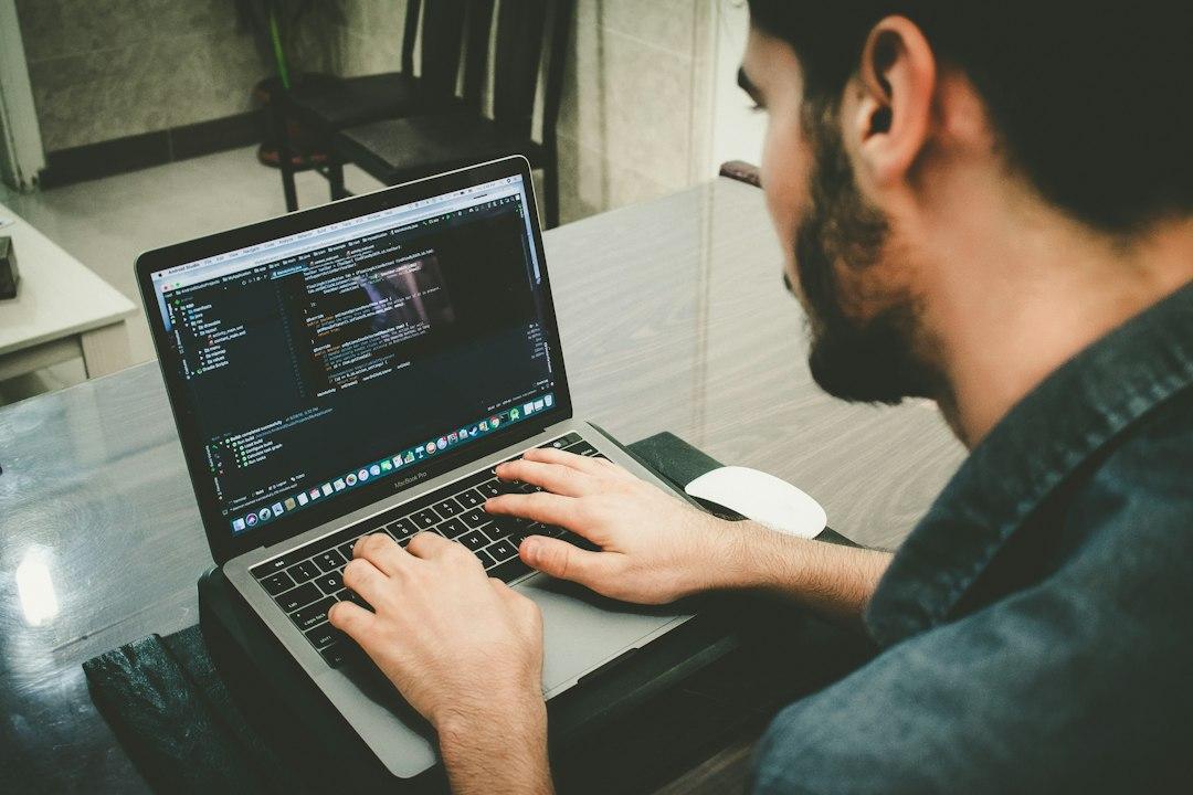 HTMLとCSSを独学で身につける順番と、在宅のコーディング案件で求められる水準