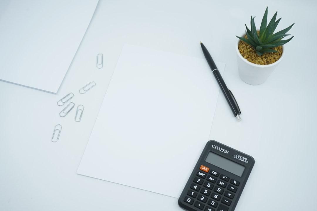 編集途中で動画案件が中止になったら素材の返却と請求はこう進める