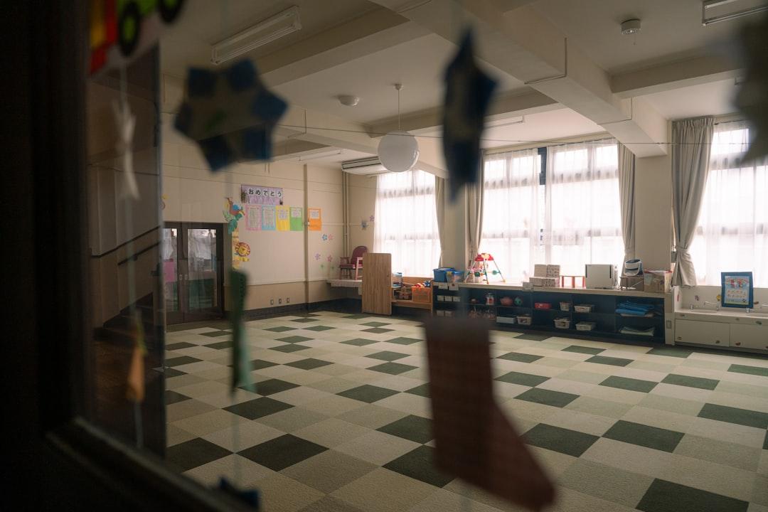 幼稚園教諭が転職を決める前に｜求人の見方と面接で確かめること【2026年版】