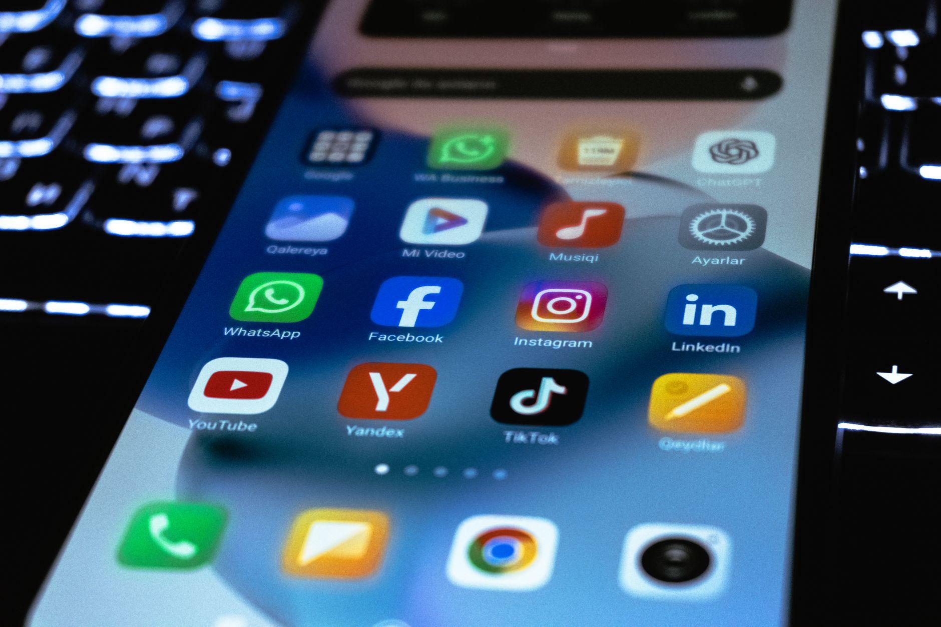 LINE公式の構築代行を受ける時に決めるべき条件｜運用引き継ぎと権限の返却 2026