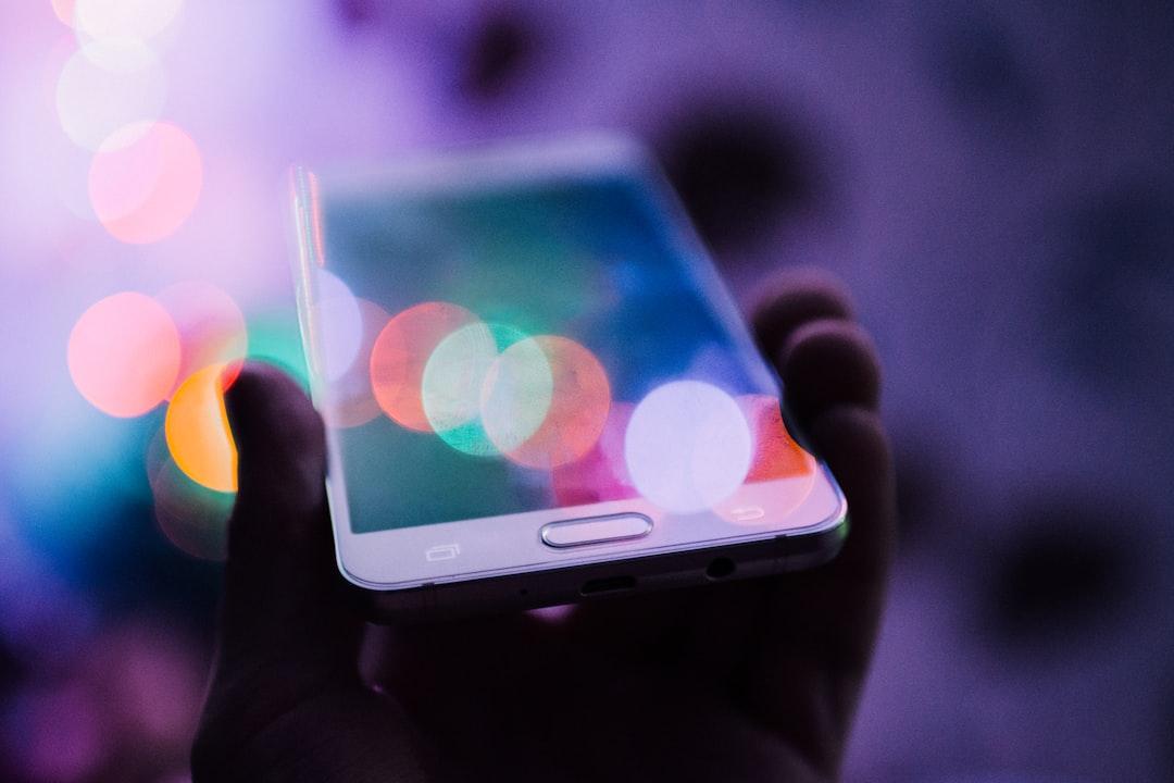 リスティング広告運用はスマホだけで完結する？できる範囲を解説