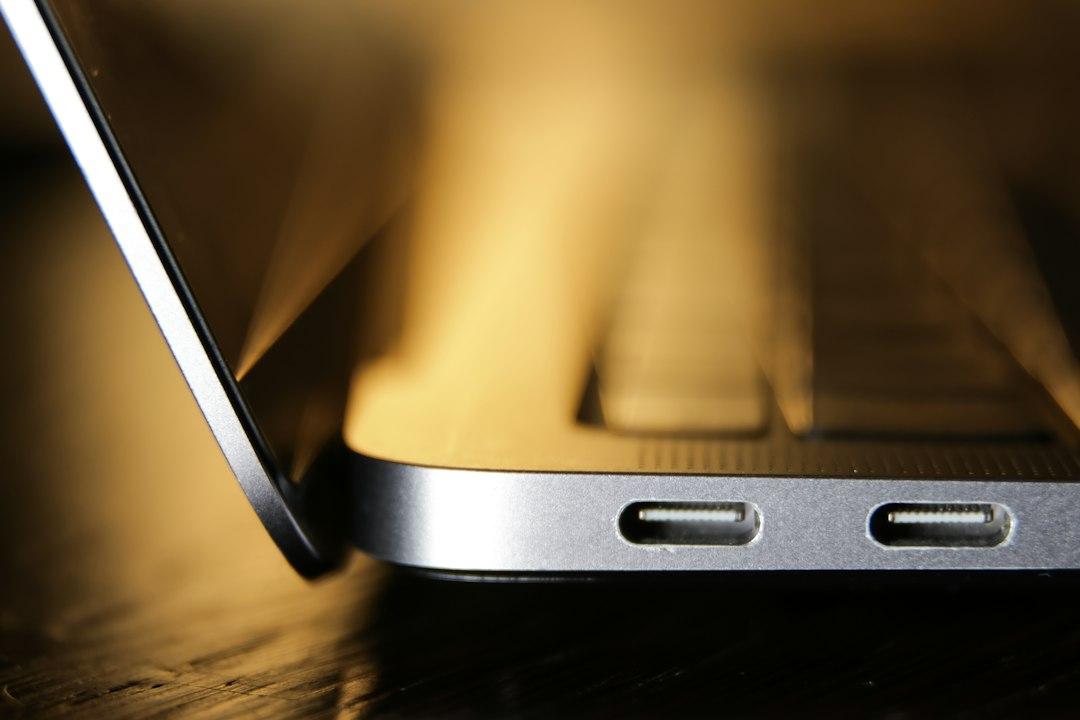 MacBook Airで外付けHDDが認識しないときの原因と、確認する順番