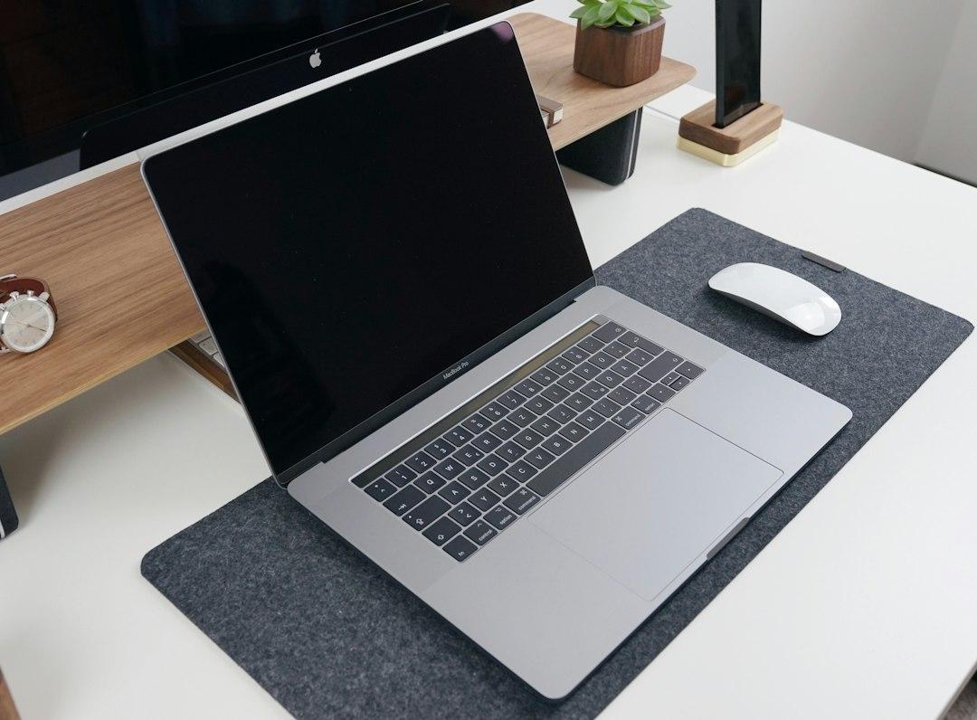 MacBookのデスクトップを整理する方法と、散らかさない置き場所の決め方