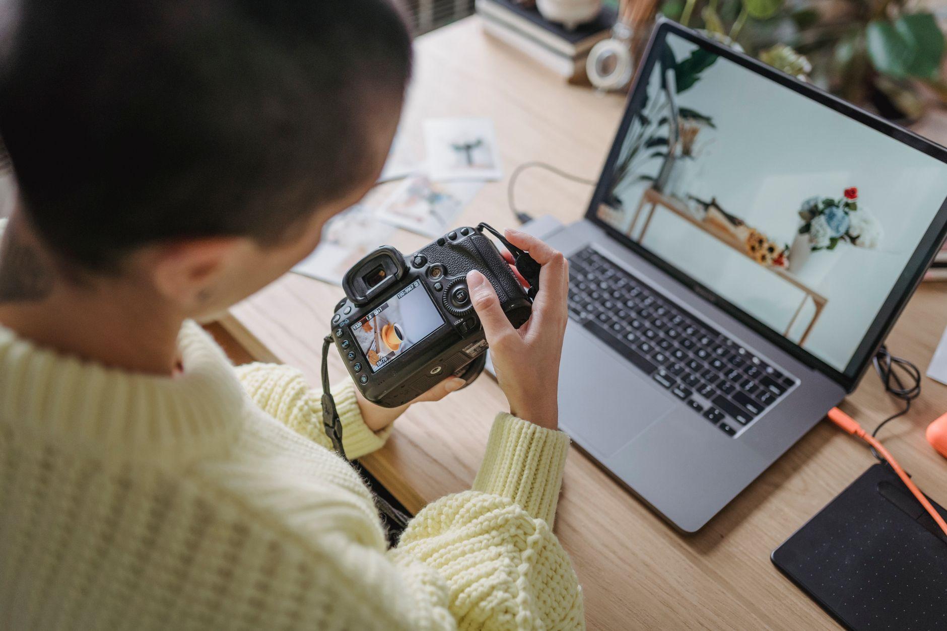 MacBookで画像を切り取る方法と、画面の一部だけを保存するスクリーンショットの撮り方
