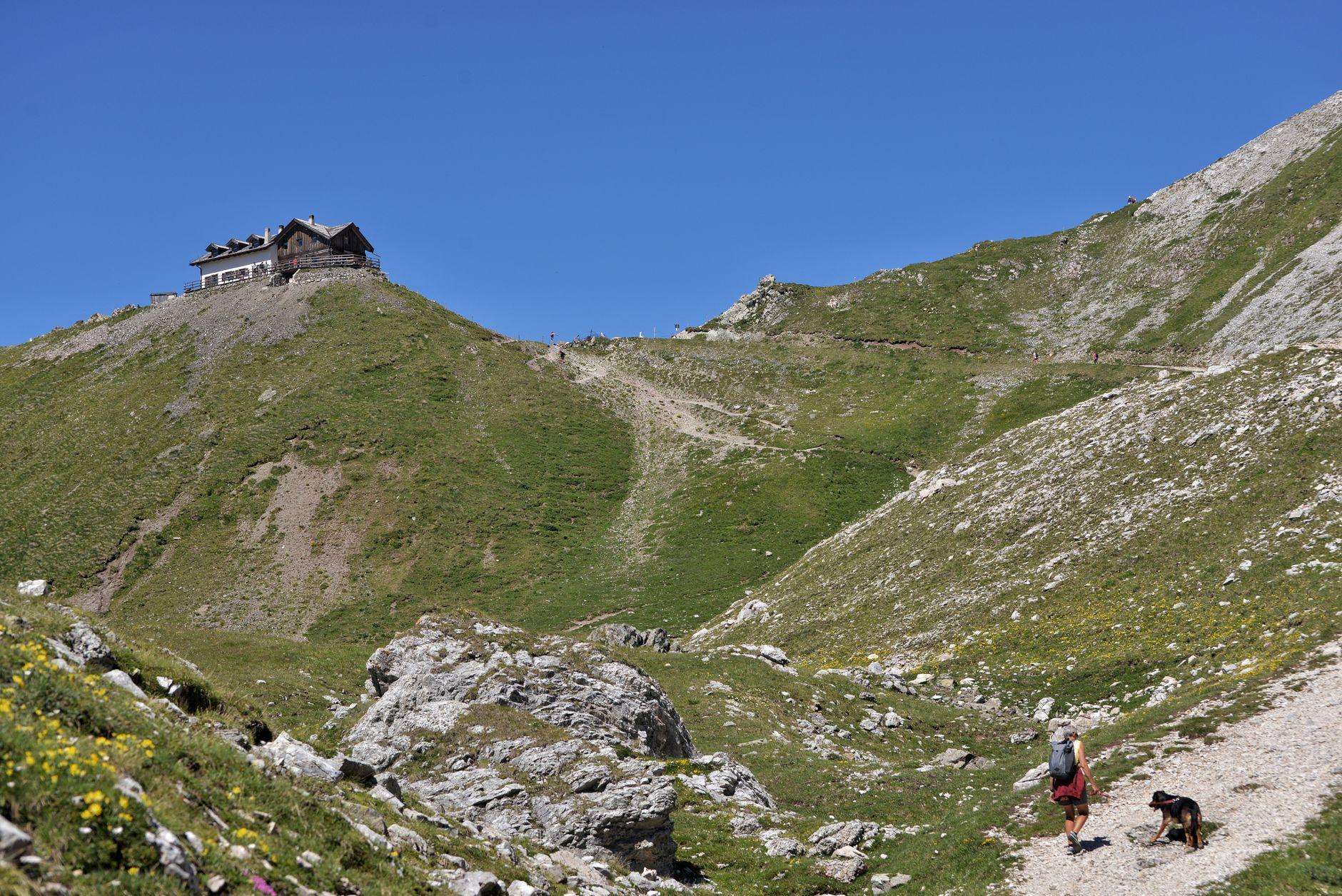 登山ガイド AI副業 始め方 収益化 2026｜登山ツアーをAIで副業収益にする道筋