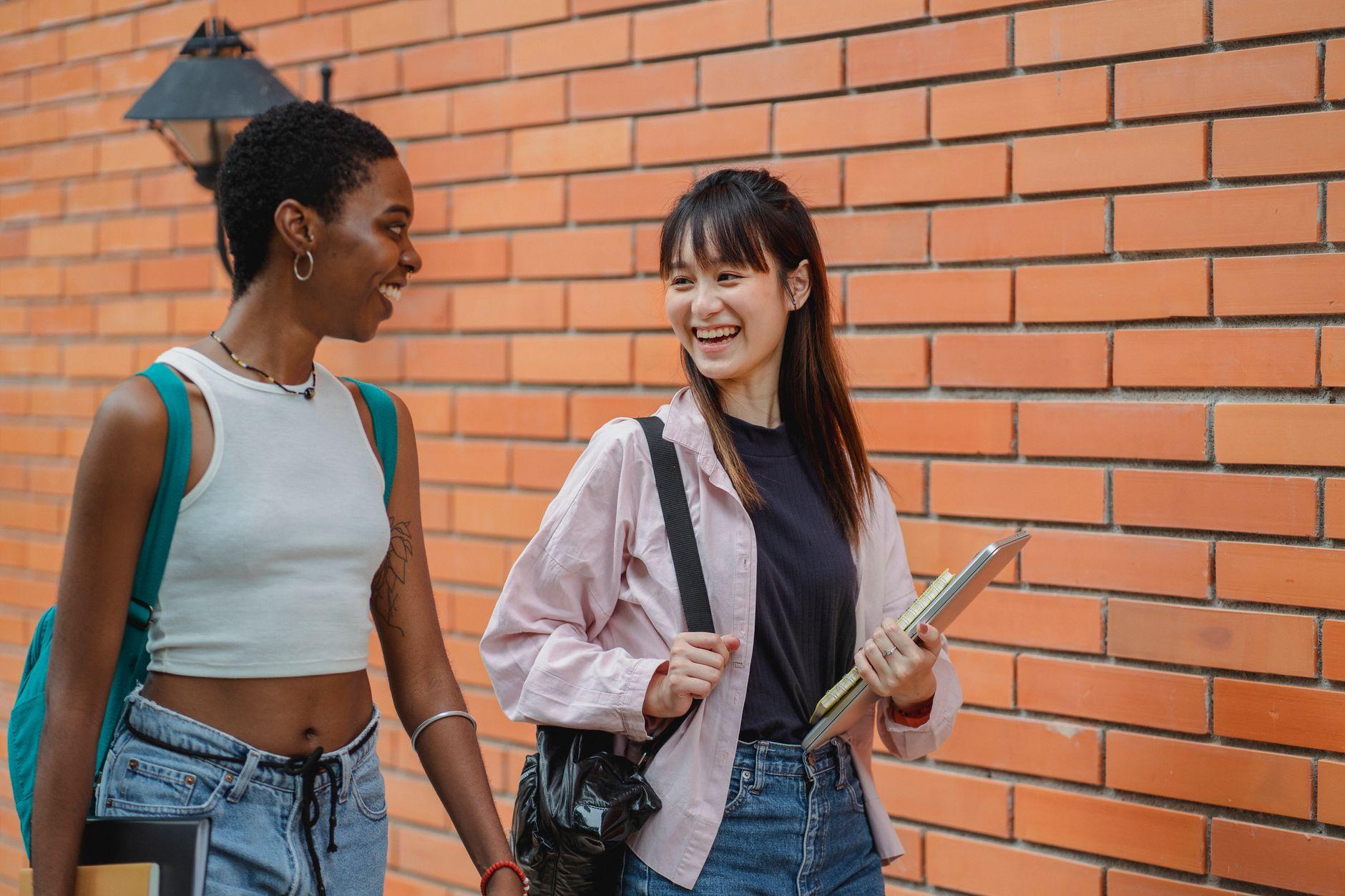 大学生の英語・多言語翻訳は、留学経験より締切を守れるかを見られる