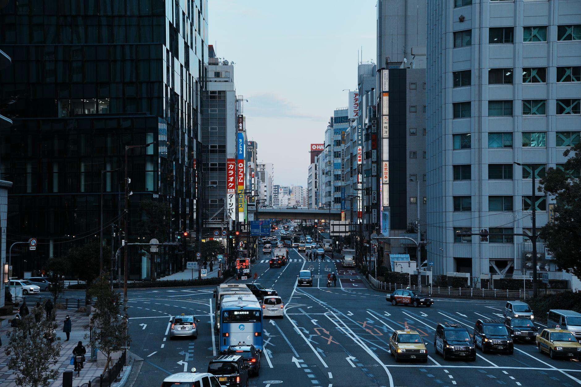 新規事業開発顧問で独立する2026年｜0→1の事業立ち上げを支えるスポット契約と料金相場