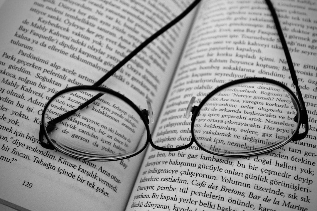 50代60代から小説・シナリオ制作に入るとき、年齢より効くのは読んできた量