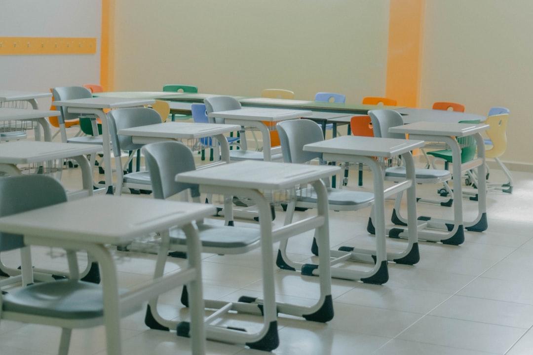 幼稚園教諭の職場の人間関係｜合わないときの動き方