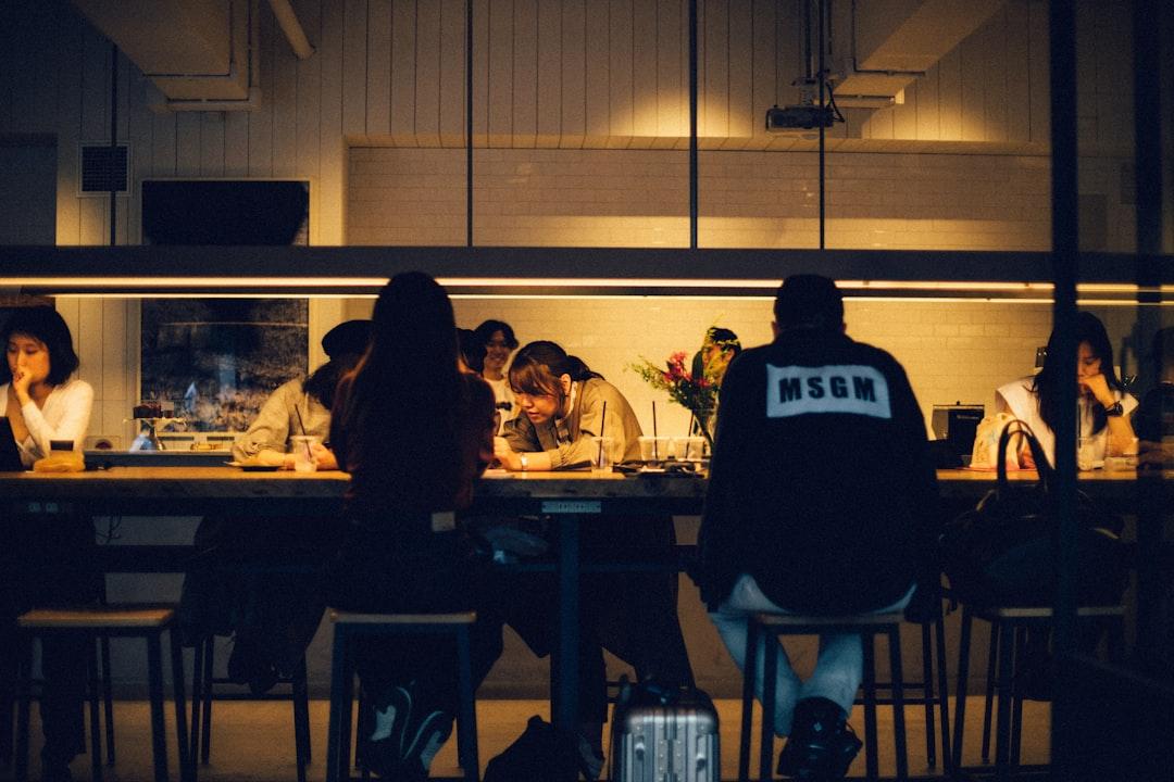 看護師×オンライン医療相談副業｜在宅でできるアドバイザー業務の始め方