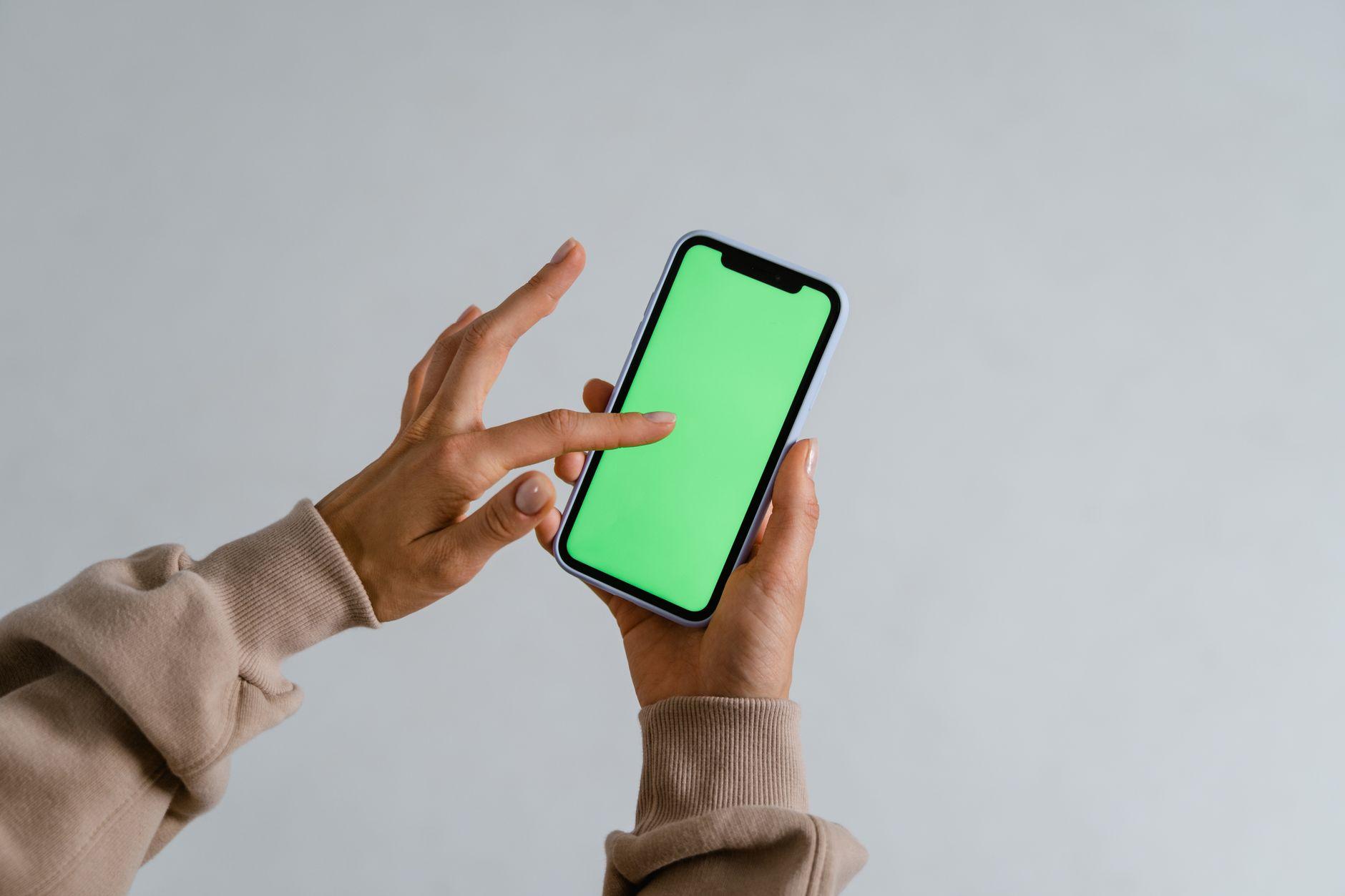 スマホだけでオンライン家庭教師をやると板書と教材共有で詰まる