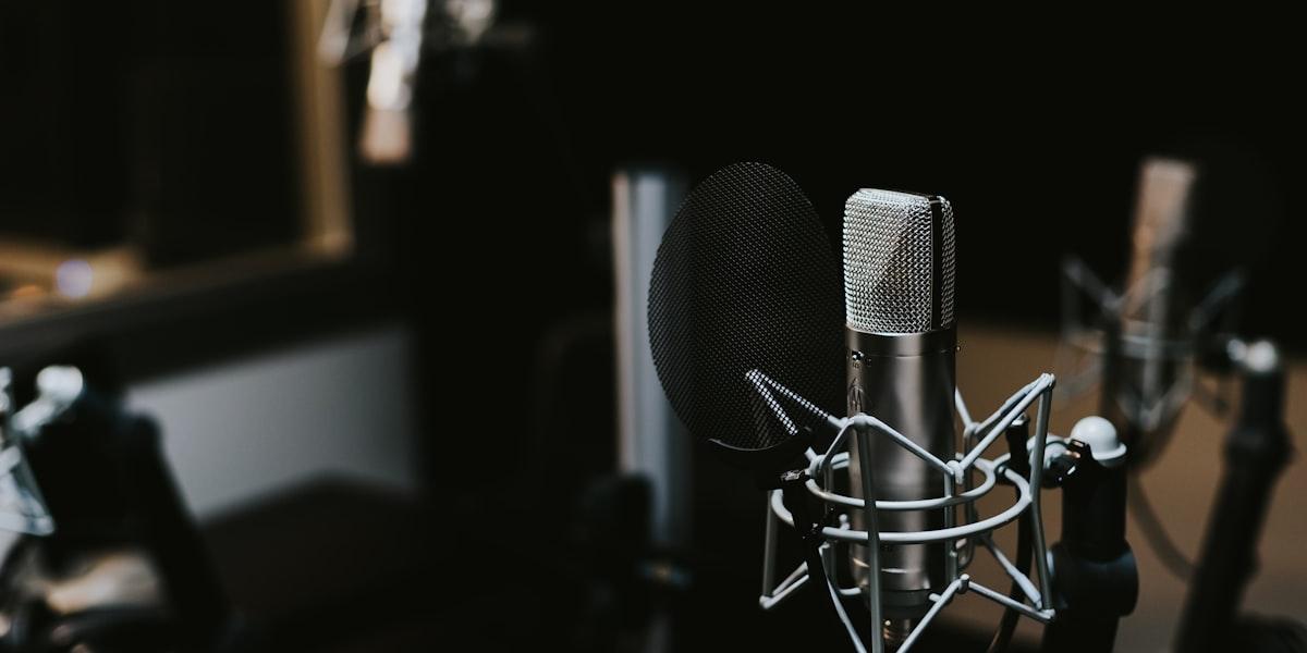 音声配信(Podcast)で稼ぐ｜Spotify・Apple Podcastの収益化方法