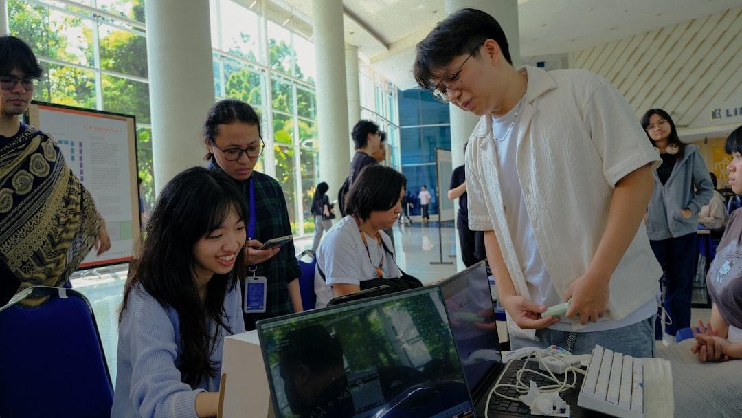 大学生のプログラミング講師は、学業と両立できる受け持ち数から決める