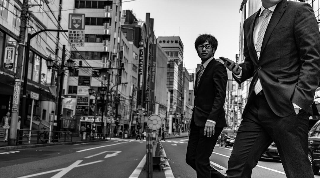スマホをビジネスに使うフリーランスの最低限設定｜iOS/Android別