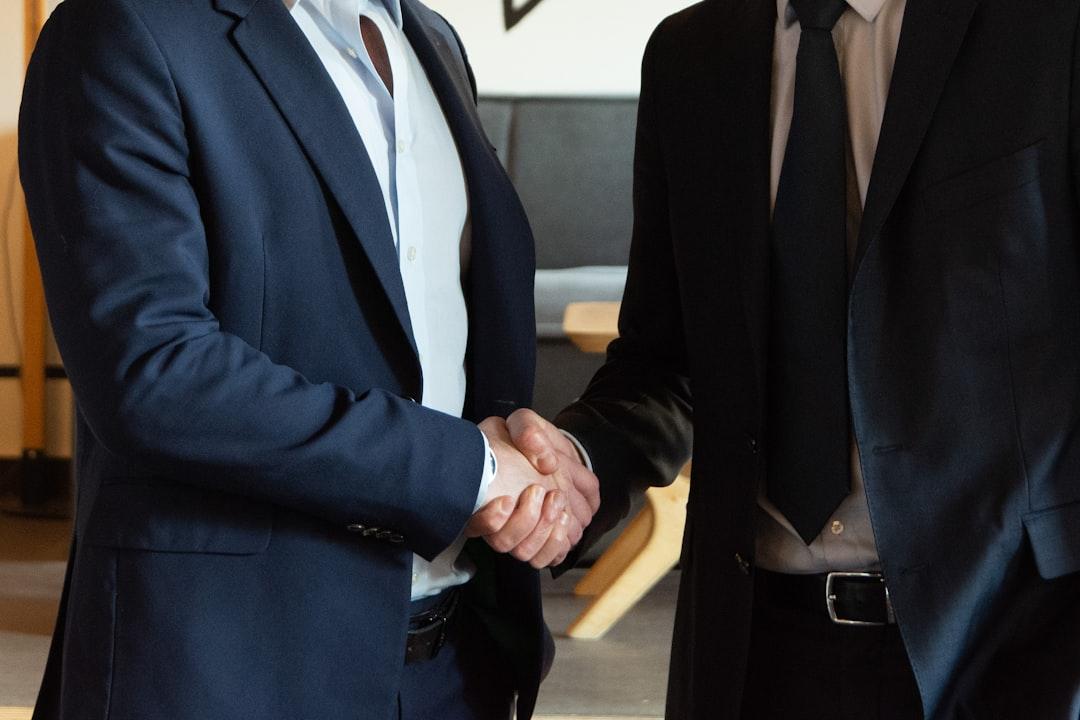副業の情報漏洩で会社へ損害を与えた時の備え｜サイバー保険と個人賠償の使い分け