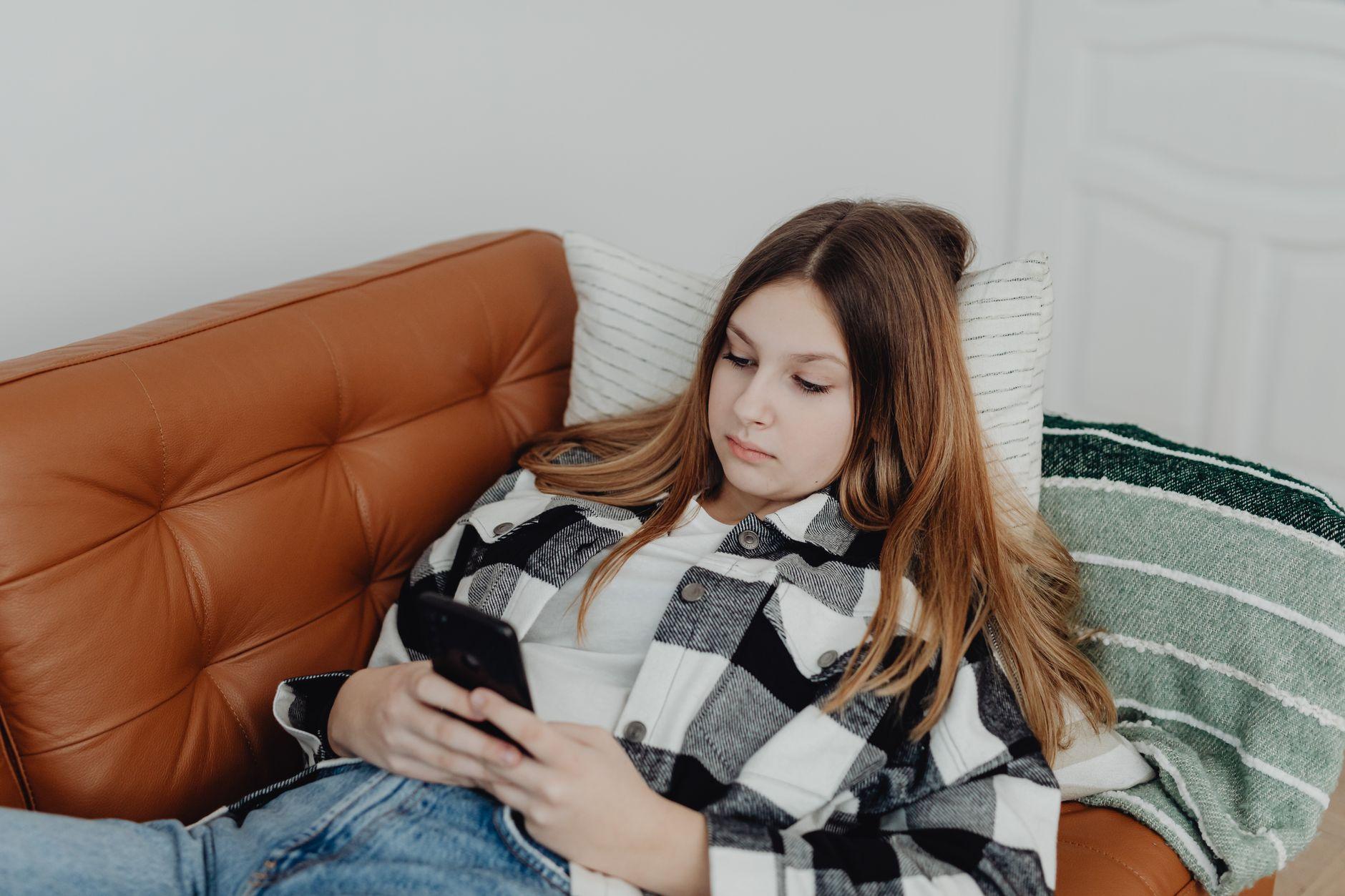 スマホだけの在宅ワークは安全なのか｜怪しい募集を見分ける手がかり