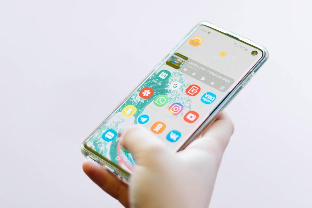 SNS運用代行を途中で乗り換える手順｜アカウント権限の引き継ぎ方法 2026