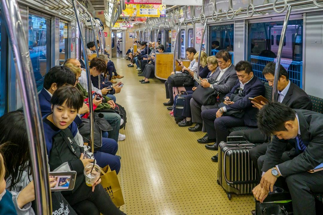 スキマ時間でSNS運用代行を回すなら、投稿予約とコメント確認を分けて考える