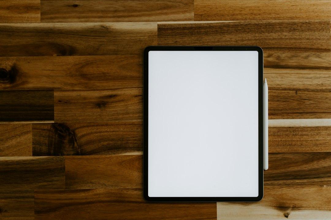 アンケートを無料で作成できるツールの比べ方と、回答数の上限や機能の違い