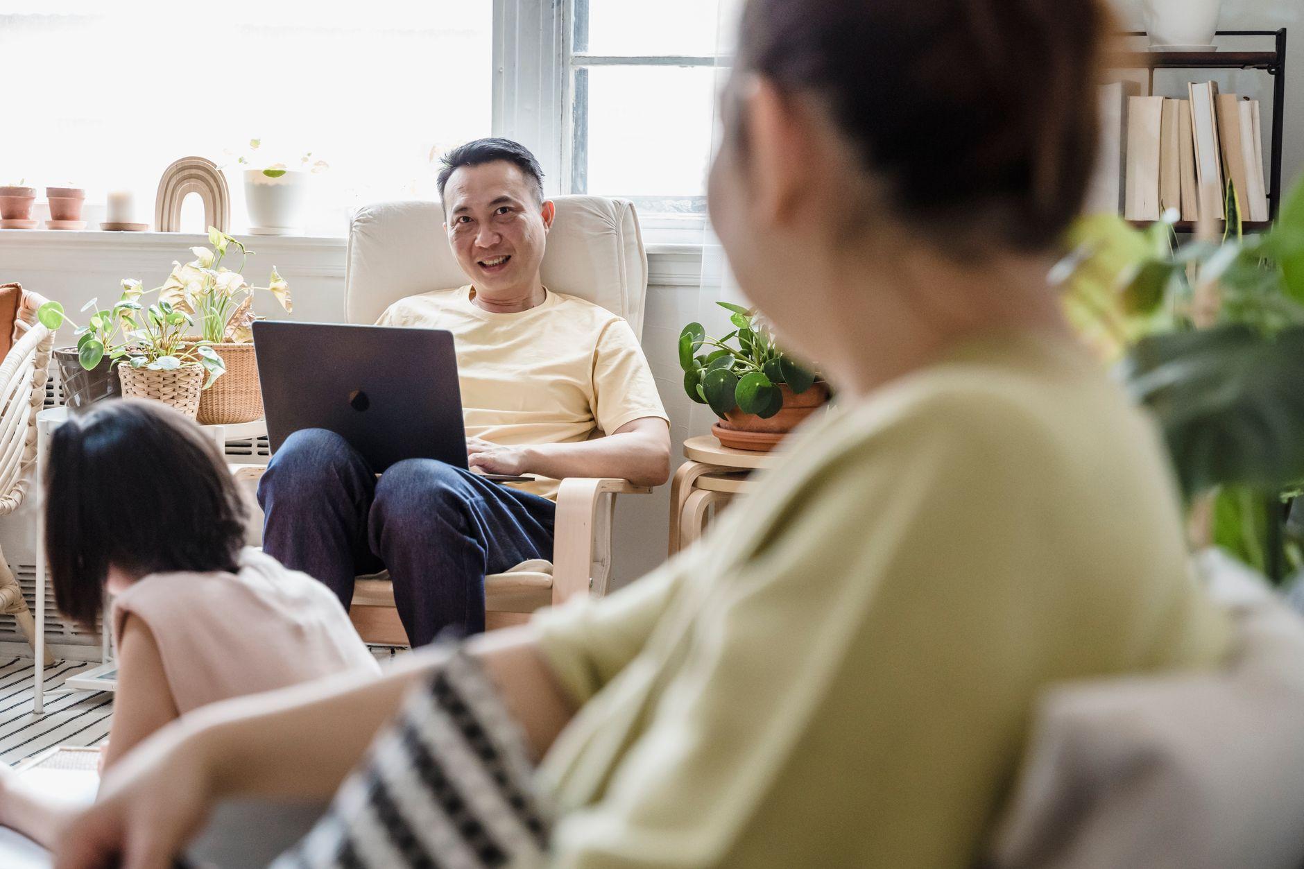 テレワークの労働時間管理で押さえる記録の方法と、チームでの運用