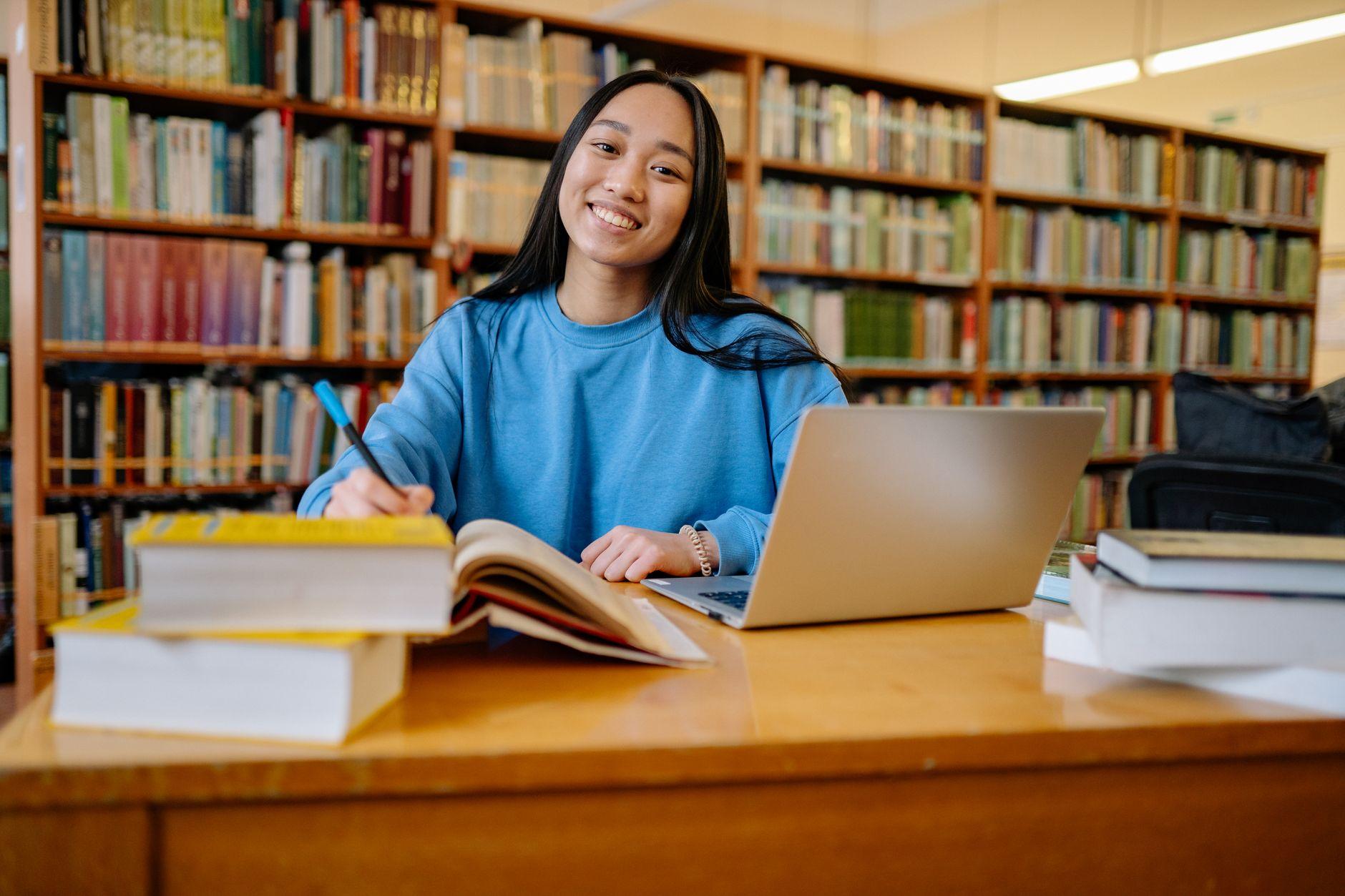 資格を大学生のうちに取るなら在宅で仕事になる分野が先