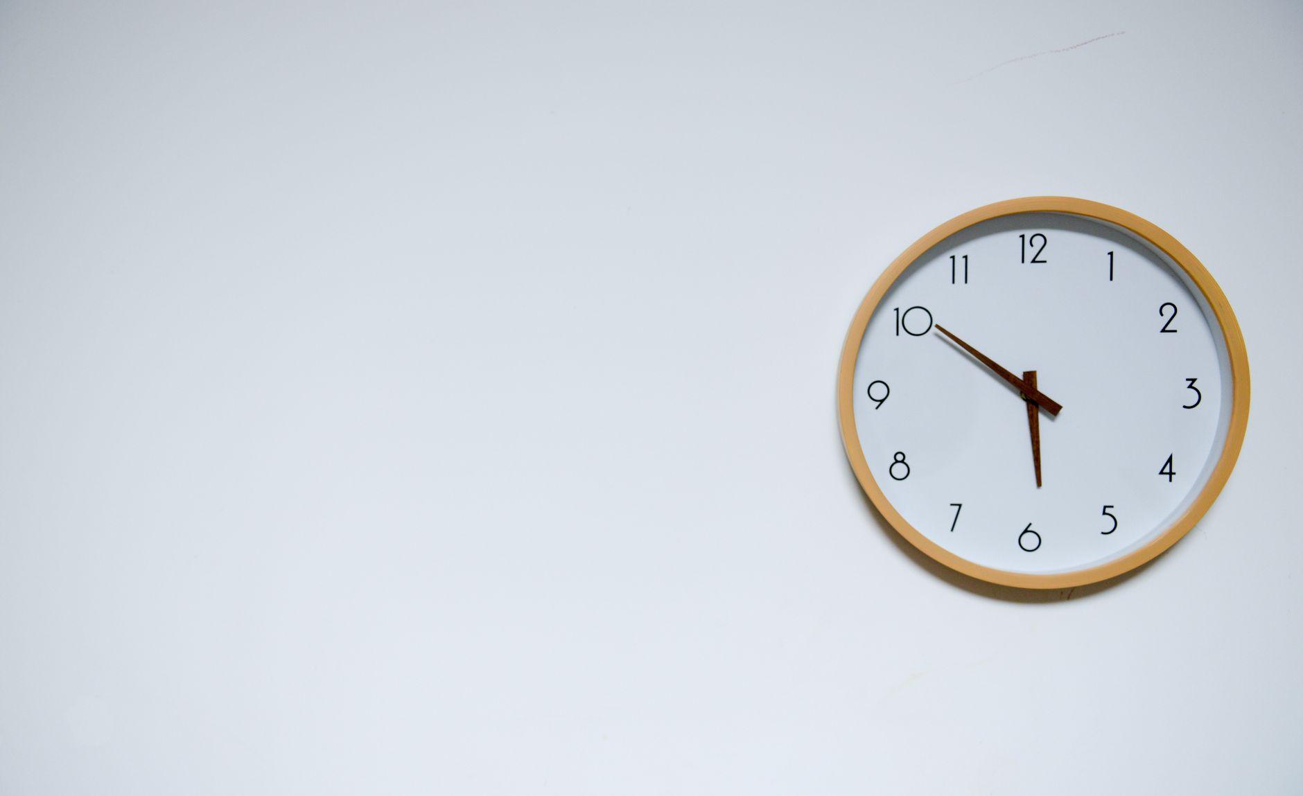 週40時間を超えるWワークで損しないための割増と社会保険の知識