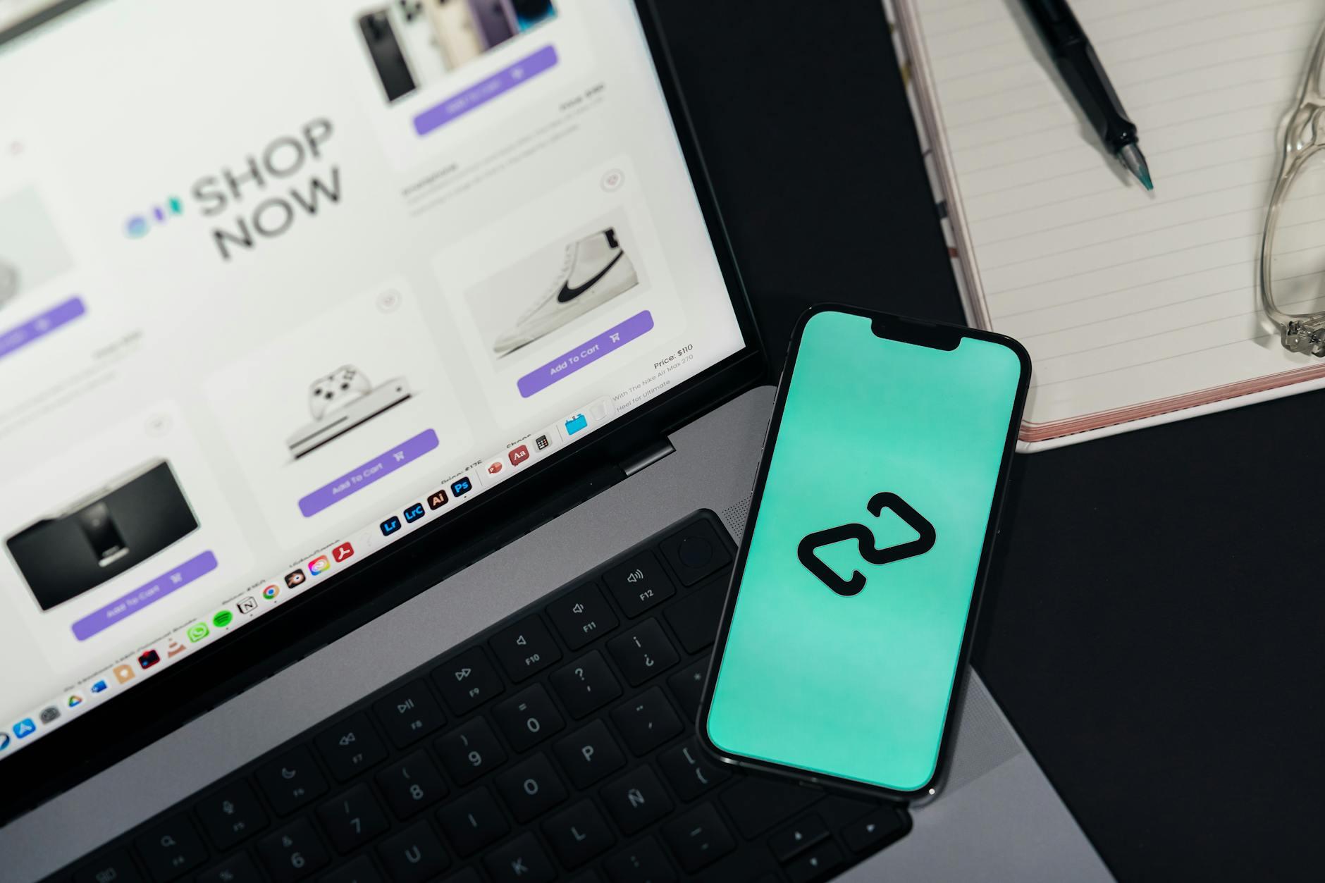 WixとSquarespaceを比較|ポートフォリオサイトに最適なのはどっち?【2026年版】