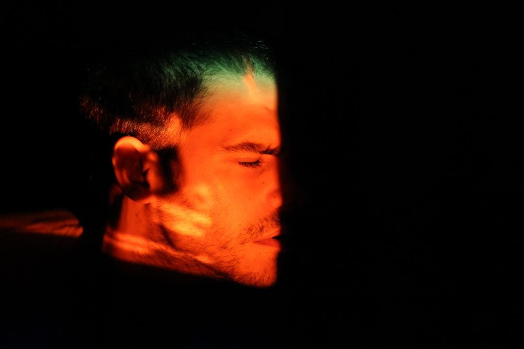耳に不安があってもできる在宅の写真の加工・レタッチ|無理なく続けるコツと注意したい募集 2026