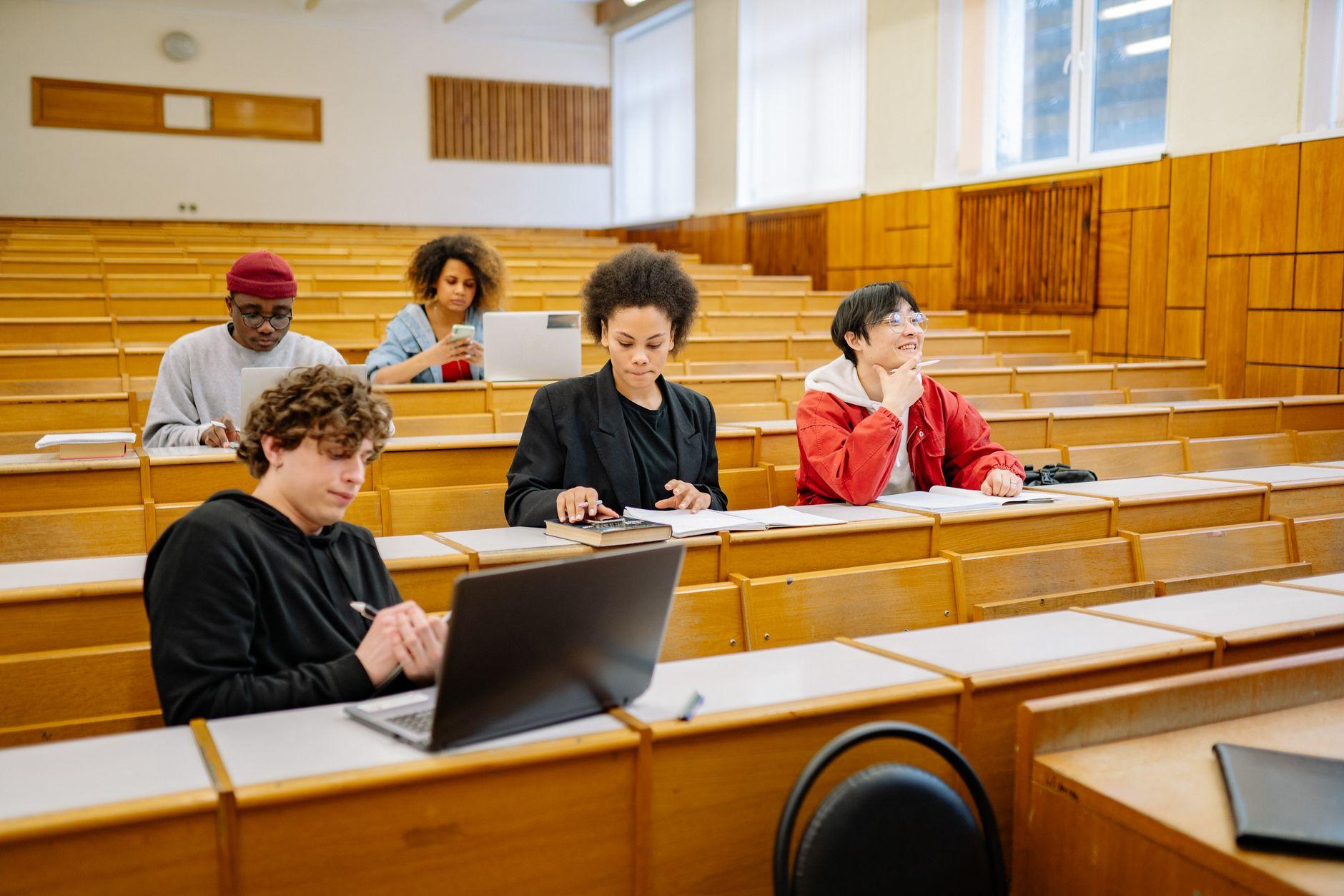Google Classroomでアンケートを作る手順と、回答を集計するときの注意点